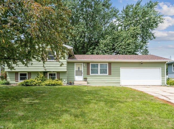 1203 S 4Th Street, Marshalltown, IA 50158