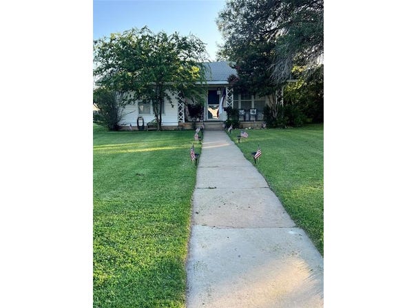 2113 4th Street, Brownwood, TX 76801