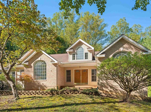 4 LOCKS RD, PALMYRA, VA 22963