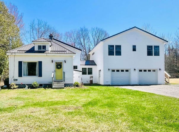 14 Fields Pond Road, Holden, ME 04429