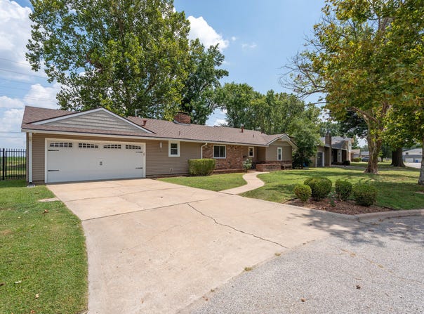 1216 Johnson Drive, Miami, OK 74354