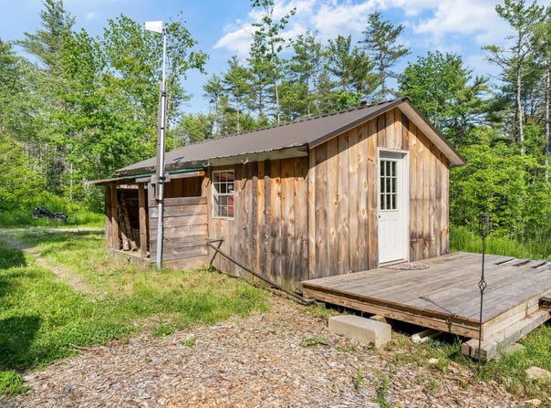 105 Jewett Lane, Whitefield, ME 04353
