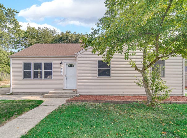 912 Riverlane Drive, Lake Station, IN 46405