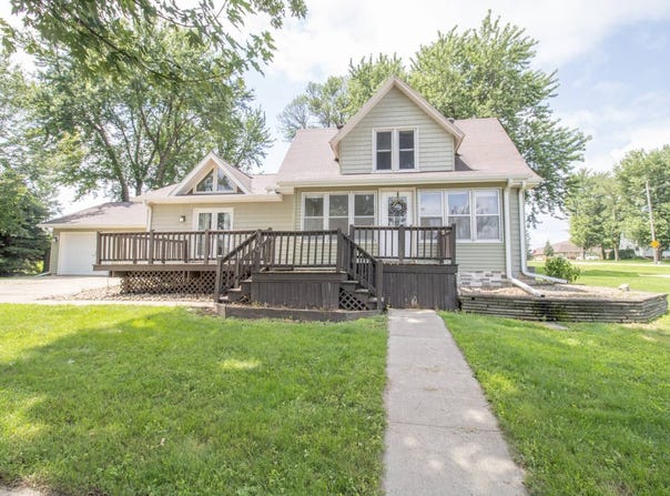 320 Elm St., Maurice, IA 51036