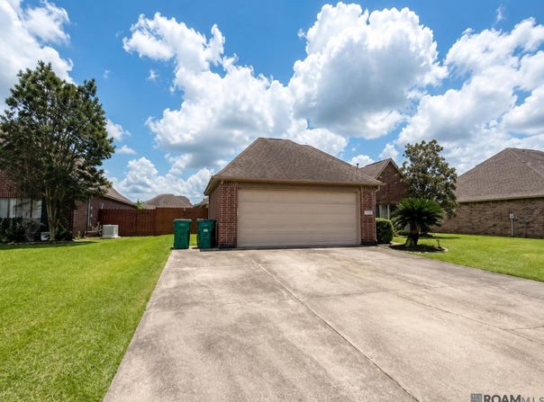 11446 Lemonwood Dr, Denham Springs, LA 70726