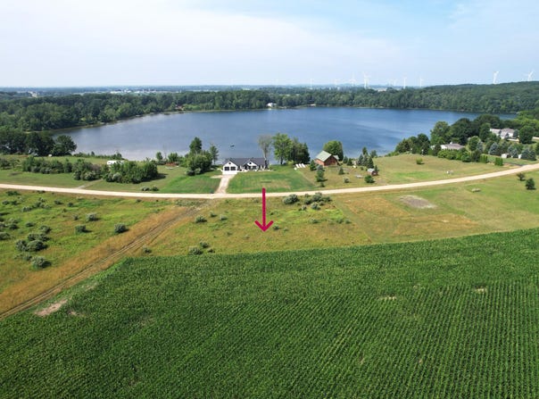 W Waters Edge Drive, Scottville, MI 49454