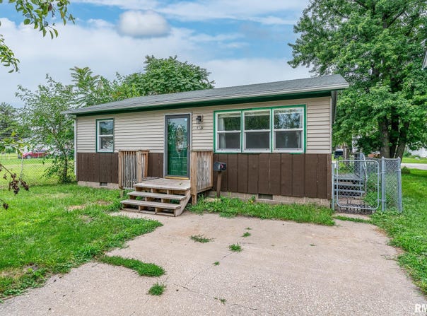 815 21ST Street, East Moline, IL 61244