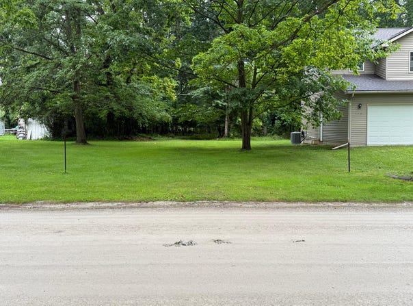 Six Mile Road, Whitmore Lake, MI 48189