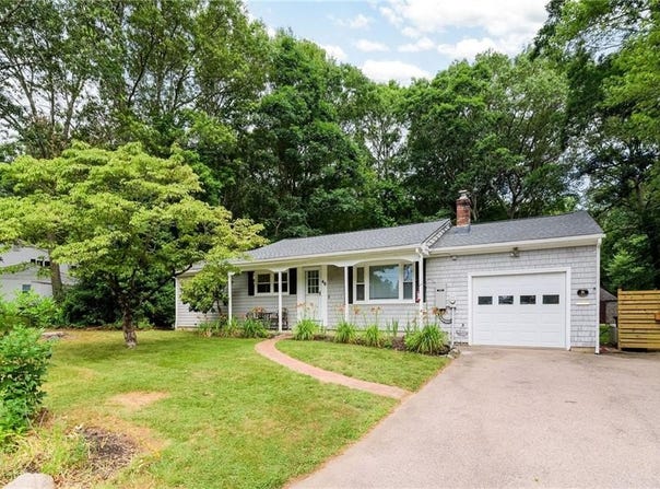46 Stone Gate Drive, North Kingstown, RI 02852