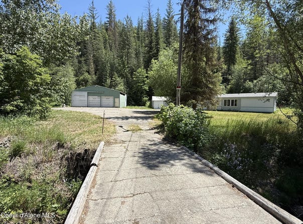 1068 Moon Gulch Rd, Kellogg, ID 83837