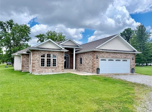 113 E Wood St, Shelbina, MO 63468