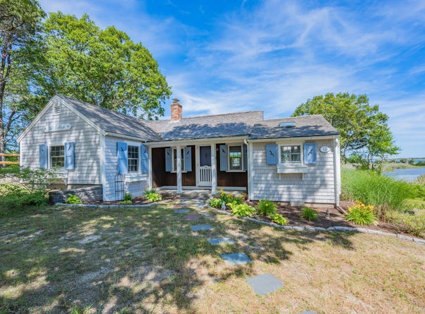 160 Marston Avenue, Hyannis Port, MA 02647