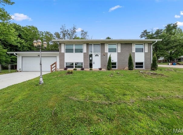 11605 Oakbury Court, Bridgeton, MO 63044