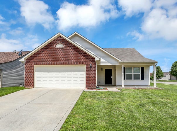 3222 Enclave Lane, Greenwood, IN 46143