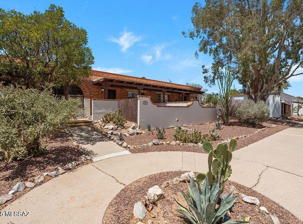 364 S Paseo Lobo, Green Valley, AZ 85614