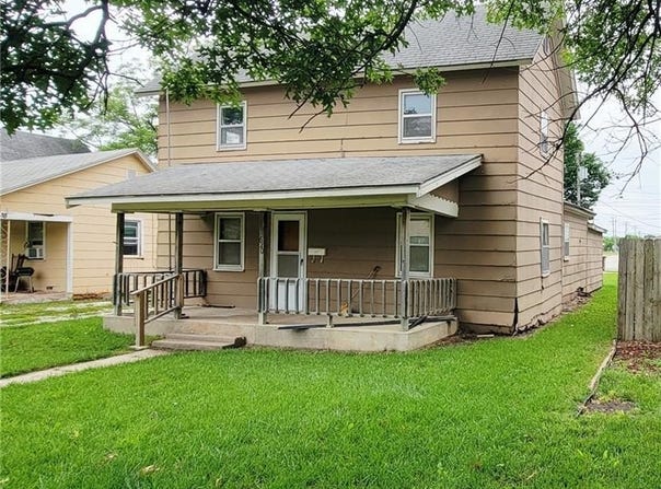 620 North Chestnut Street, Iola, KS 66749
