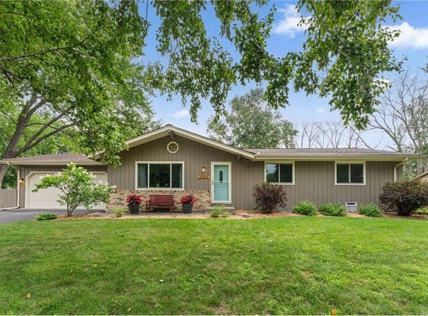 10525 Nesbitt Avenue S, Bloomington, MN 55437