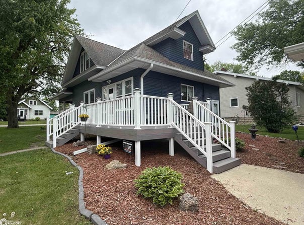 201 Ash Avenue W, Swea City, IA 50590