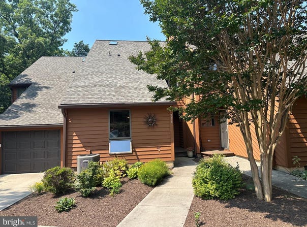 203 TECUMSEH TRL, HEDGESVILLE, WV 25427