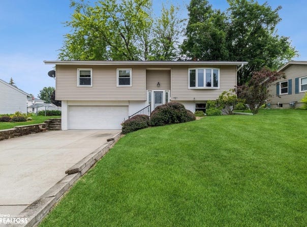 201 Thunderbird Drive, Marshalltown, IA 50158