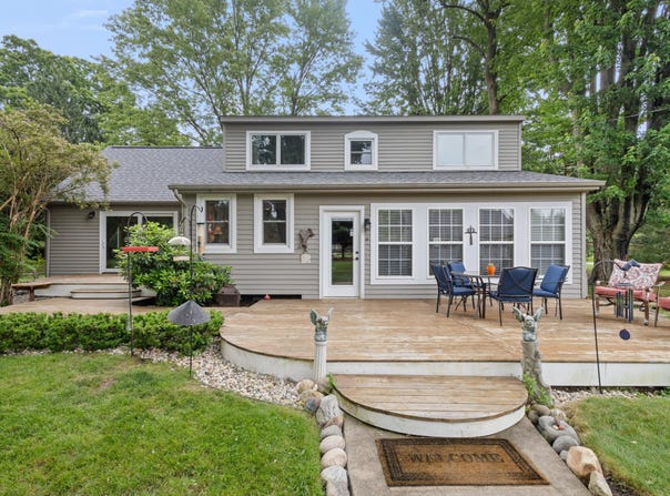 9708 Oakland Drive, Portage, MI 49024