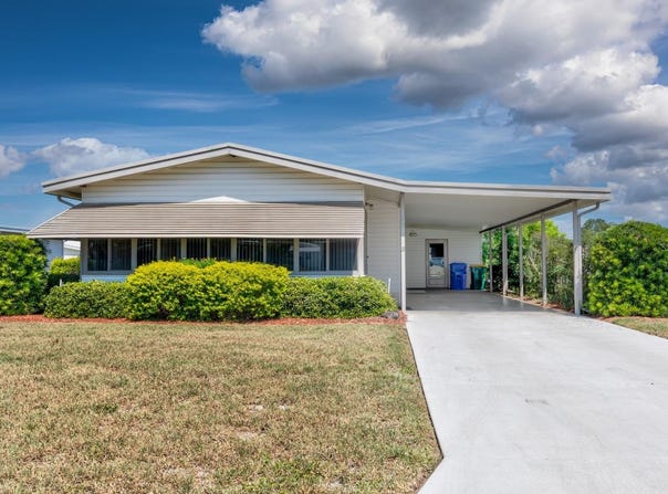 1543 APACHE CIRCLE, TAVARES, FL 32778