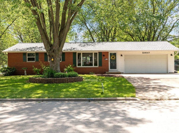 2907 ZUIDER ZEE Road, GREEN BAY, WI 54313