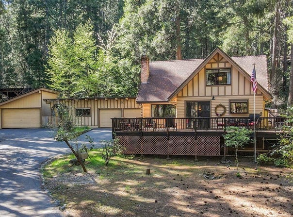 111 N Lakeview Drive, Trinity Center, CA 96091