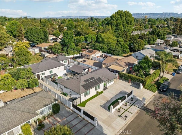 8434 Oakdale Avenue, Winnetka, CA 91306