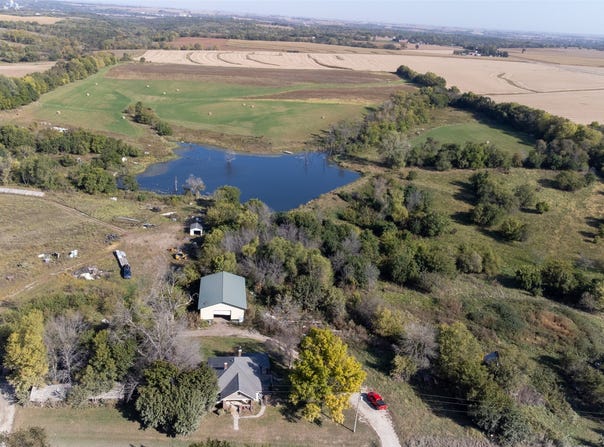 15617 Bear Creek Road, Earlham, IA 50072