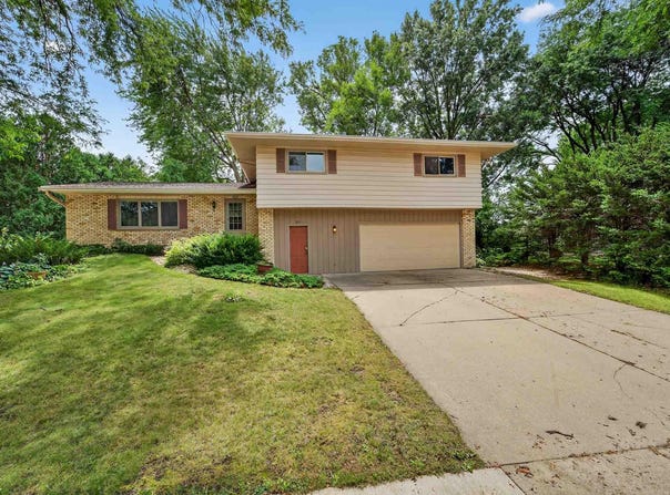 7013 Cardinal Drive, Middleton, WI 53562