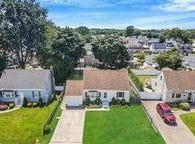 144 W 20th St, Deer Park, NY 11729