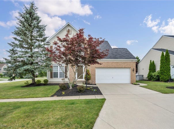 1028 Woodfield Lane, Brunswick, OH 44212