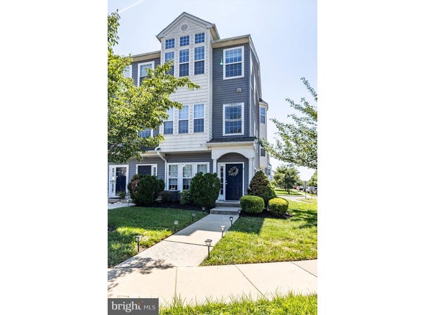 3 FOX Court, DELRAN, NJ 08075