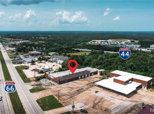530 Old Route 66, St Robert, MO 65584