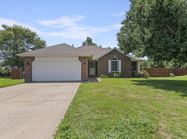 3636 W Shawnee Drive, Springfield, MO 65810