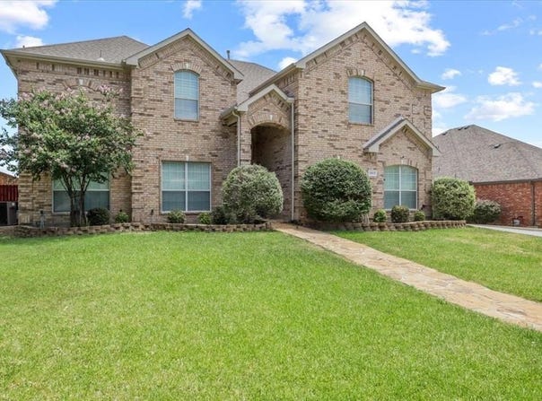 2812 Saint Maria Drive, Mansfield, TX 76063