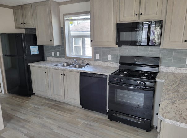 240 Cambridge, Dimondale, MI 48821