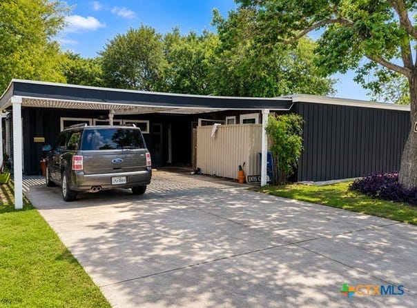 811 Indiana Avenue, Corpus Christi, TX 78404