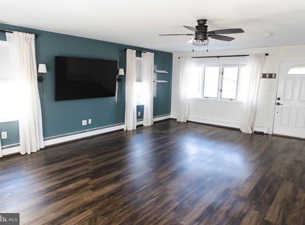 26 THIMBLEBERRY LANE, LEVITTOWN, PA 19054