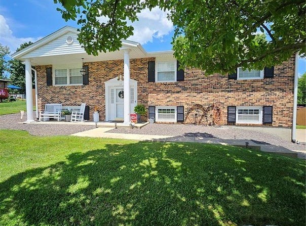 22 Settlers Trail, Hannibal, MO 63401