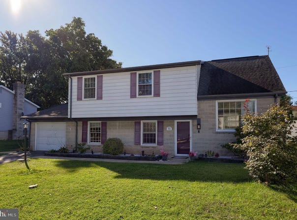 906 NORTHBRIAR Drive, YORK, PA 17404