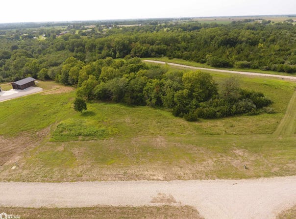 113 Cove Road, Melrose, IA 52569