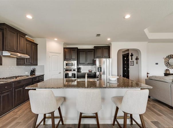 204 Cross Fox Lane, Aledo, TX 76008