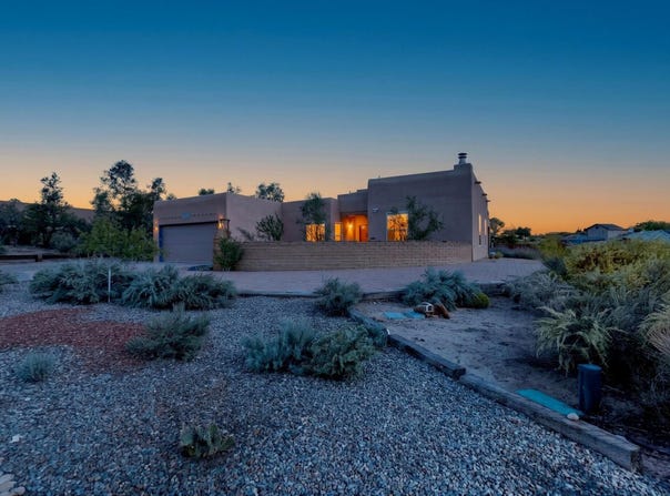 5725 Rio Pinos Road NE, Rio Rancho, NM 87144