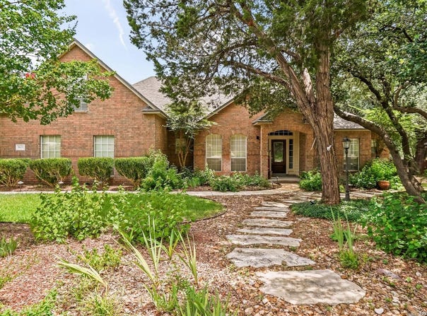 9631 Maytum Cir, Helotes, TX 78023