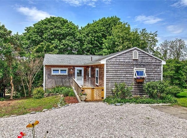 33 W Main Road, Little Compton, RI 02837