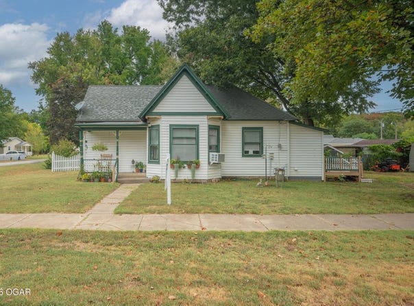 303 Ottawa Street, Seneca, MO 64865