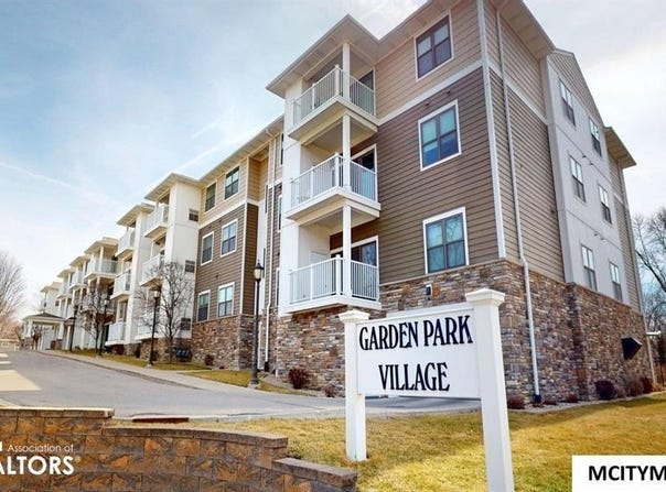 809 7th Ave N #311, Clear Lake, IA 50428