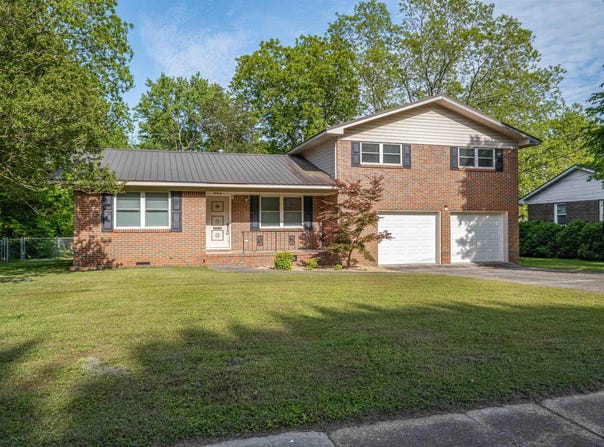402 S 8TH STREET, GADSDEN, AL 35901